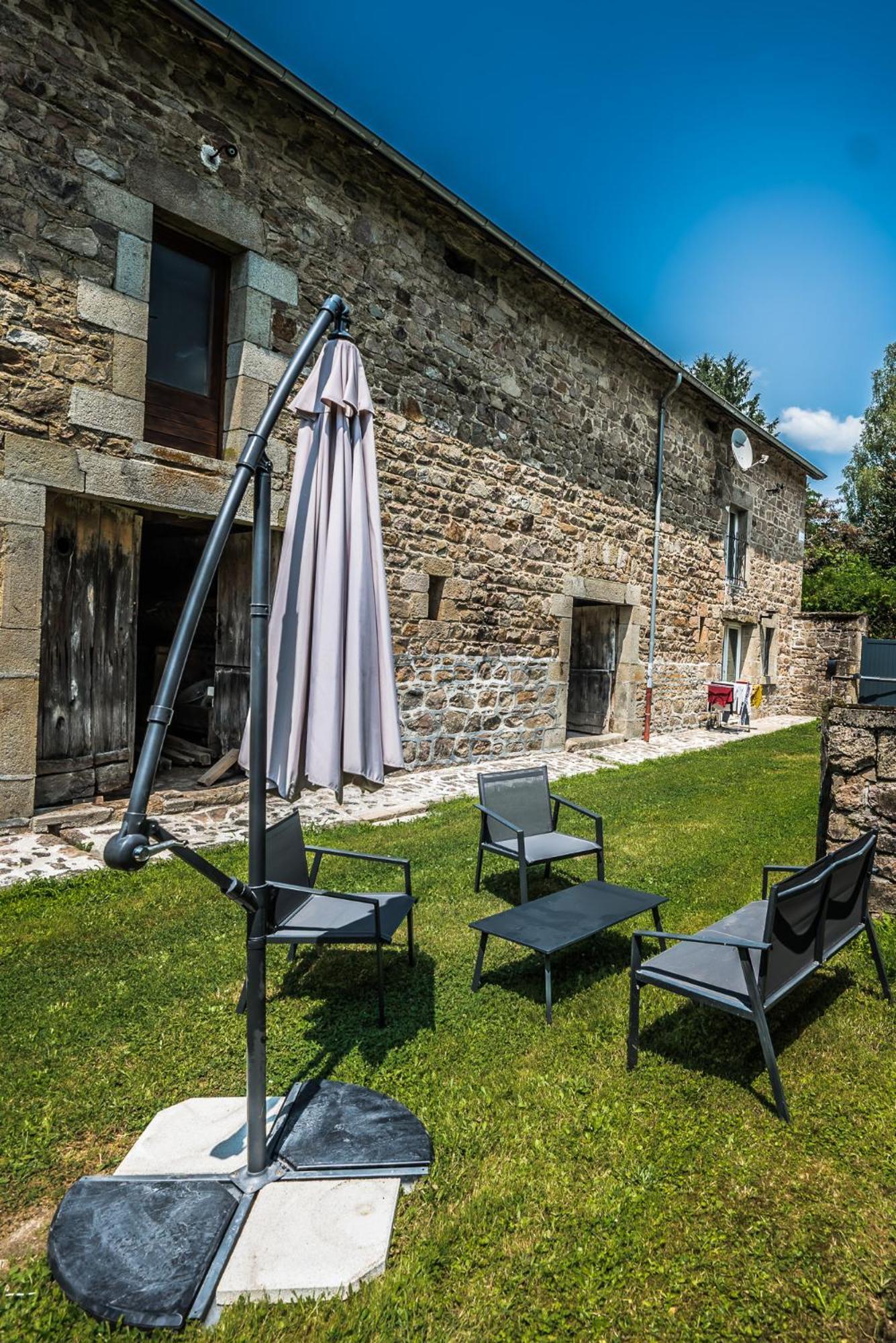 Gite Jardin - Broussas Beach - Stay In Vassiviere Faux-la-Montagne Bagian luar foto
